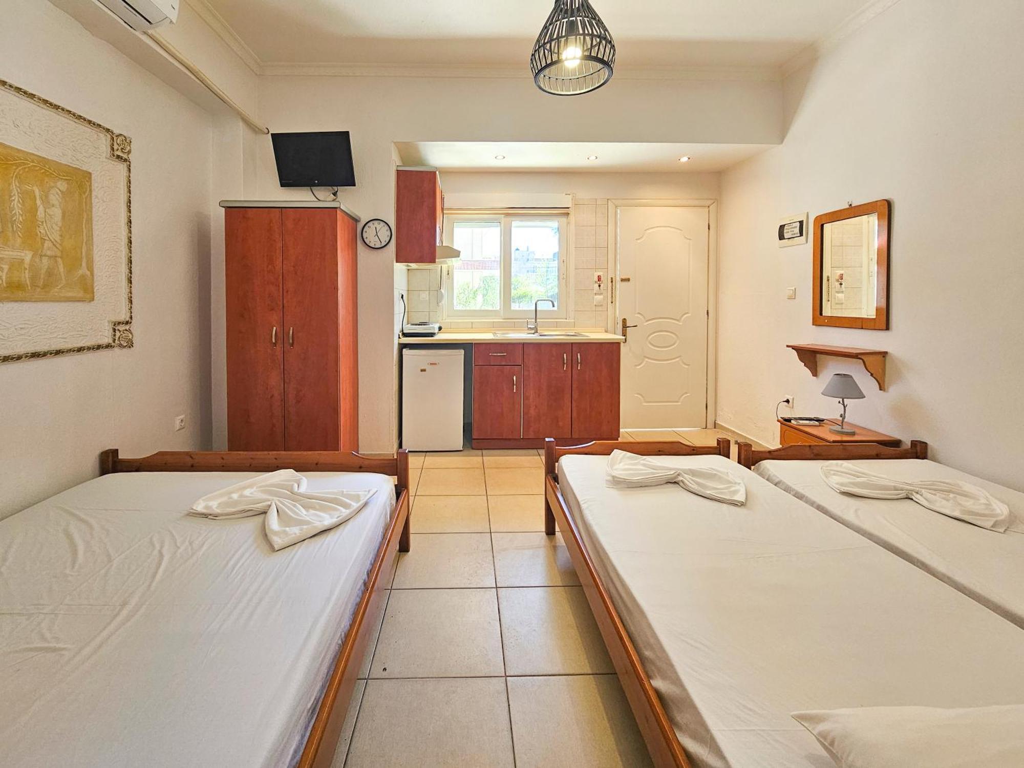 Hotel Exarhos Paralía Kültér fotó
